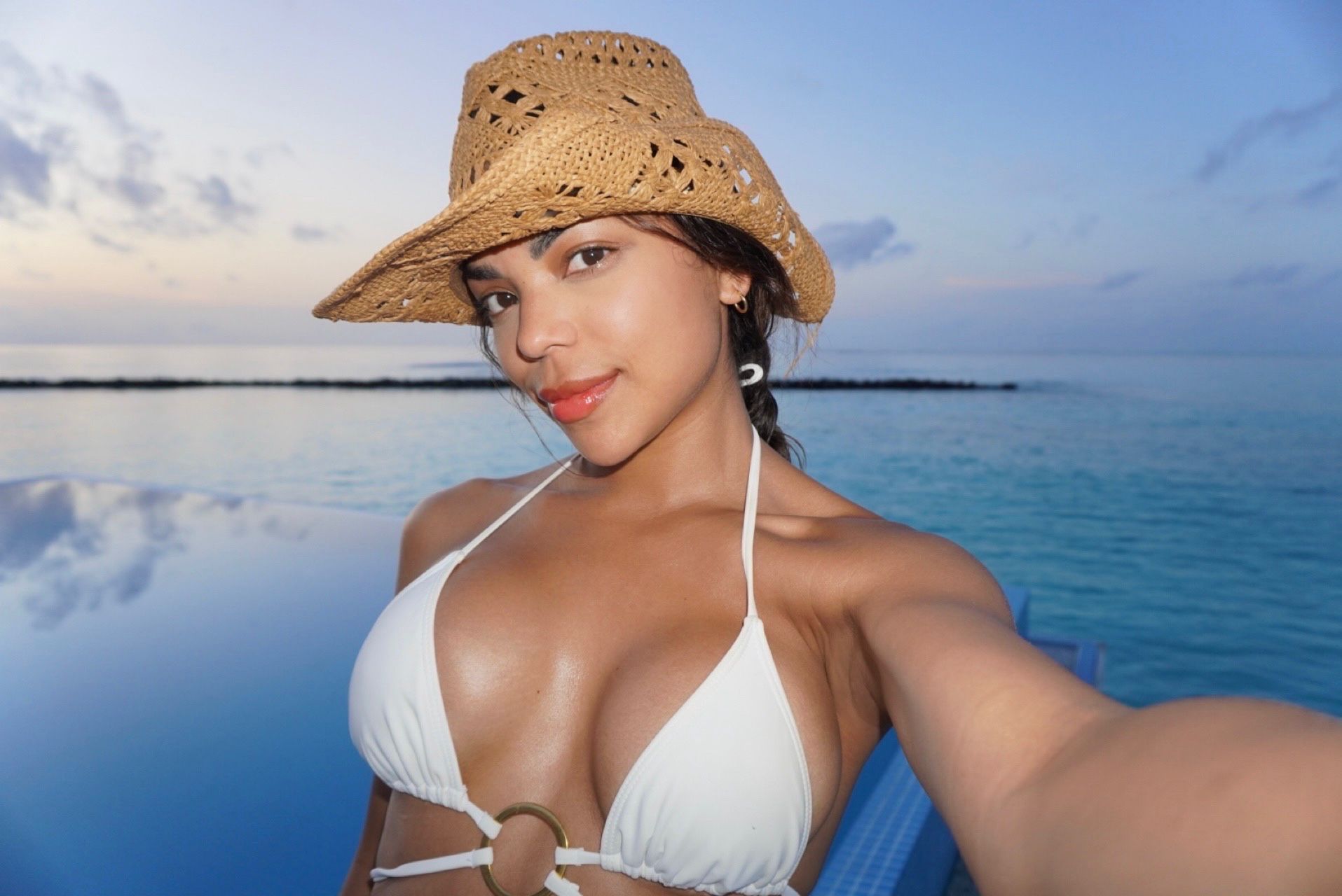 Escort - ISABELA - Ibiza Tops